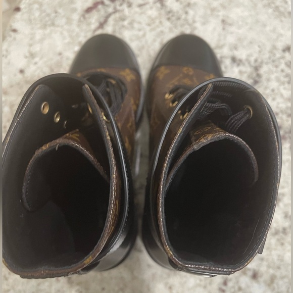 Louis Vuitton boots new with receipt.  Size 38 which is a size 7.5 women - Picture 10 of 11